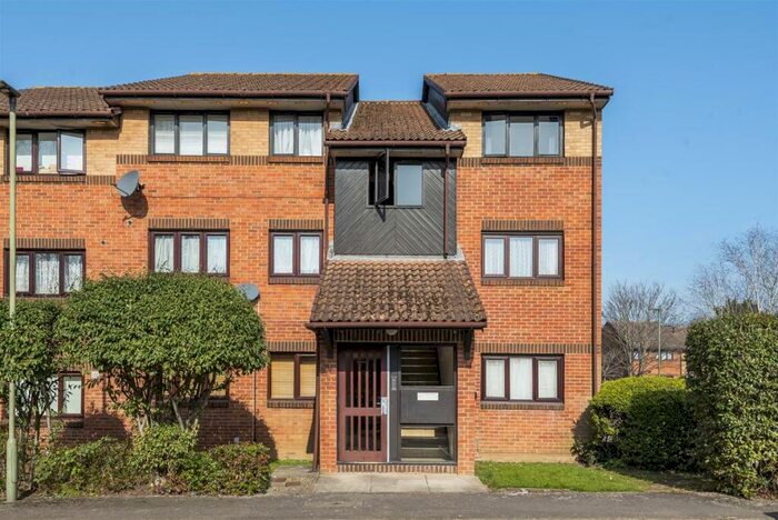 1 Bedroom Apartment To Rent In Grace Close, Pavilion Way, Edgware, Greater London, HA8