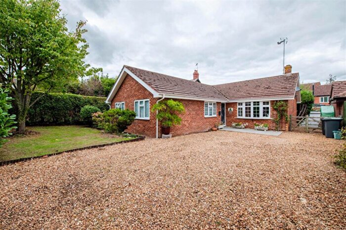 3 Bedroom Detached Bungalow For Sale In Foot Lane, Chelveston, NN9