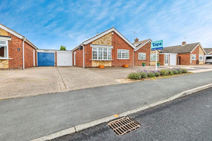 2 Bedroom Detached Bungalow For Sale In Hebden Moor Way, North Hykeham, LN6