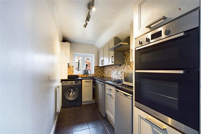 2 Bedroom Terraced House To Rent In Waldeck Street, Reading, Berkshire, RG1