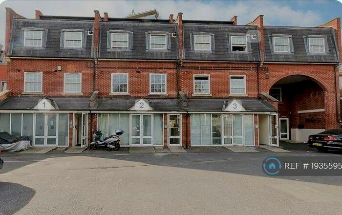 1 Bedroom Flat To Rent In Jupiter Court, London, KT5