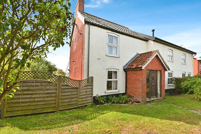 4 Bedroom Detached House For Sale In Bury Road, Hepworth, Diss, IP22