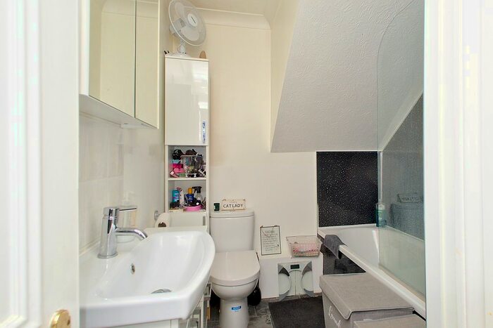 1 Bedroom Flat For Sale In Richmond Avenue West, Aldwick, Bognor Regis, West Sussex, PO21