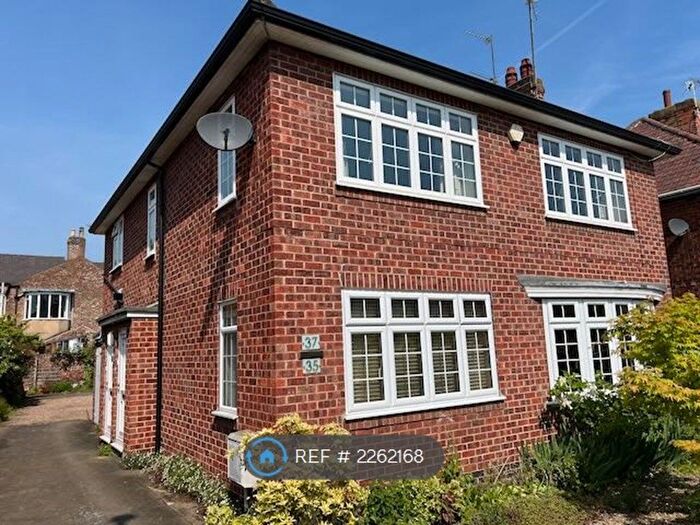 2 Bedroom Flat To Rent In Bootham Crescent, York, YO30