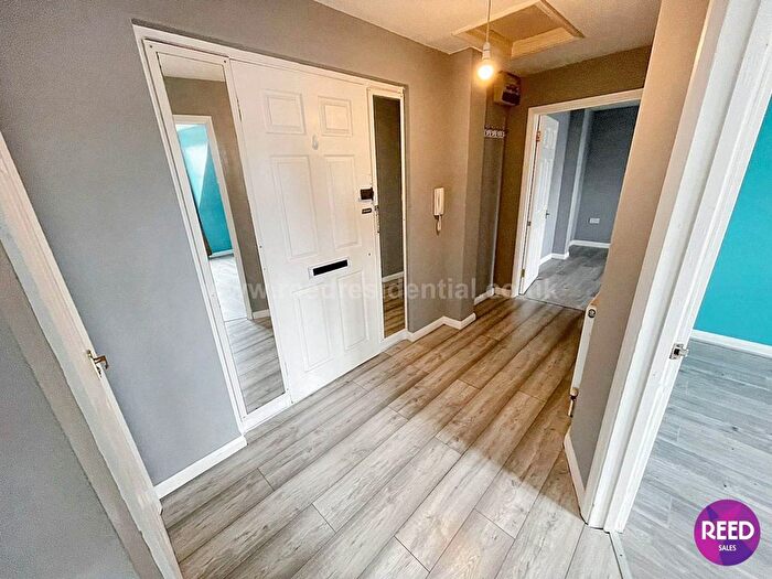 2 Bedroom Flat For Sale In Ness Road, Shoeburyness, SS3