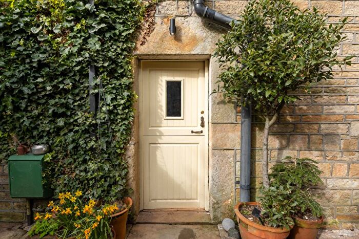 3 Bedroom Cottage For Sale In Cliff Road, Holmfirth, HD9