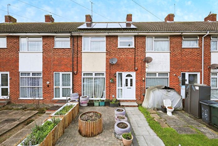 3 Bedroom Terraced House For Sale In Attfield Walk, Eastbourne, BN22
