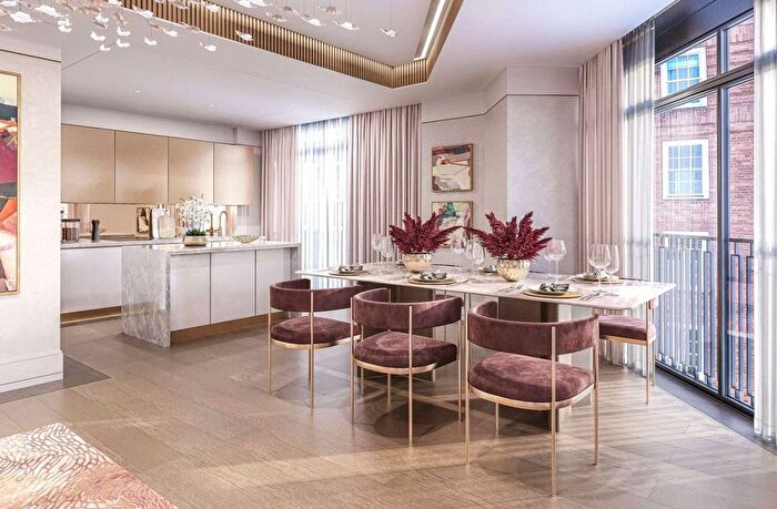 3 Bedroom Flat To Rent In The Lucan Place, Chelsea, London, SW3