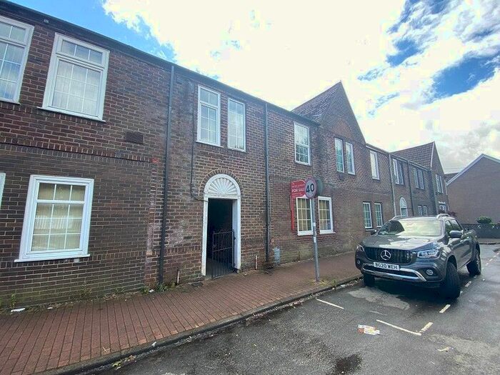 3 Bedroom Terraced House To Rent In Chain Walk, Glynneath, Neath, Neath Port Talbot., SA11