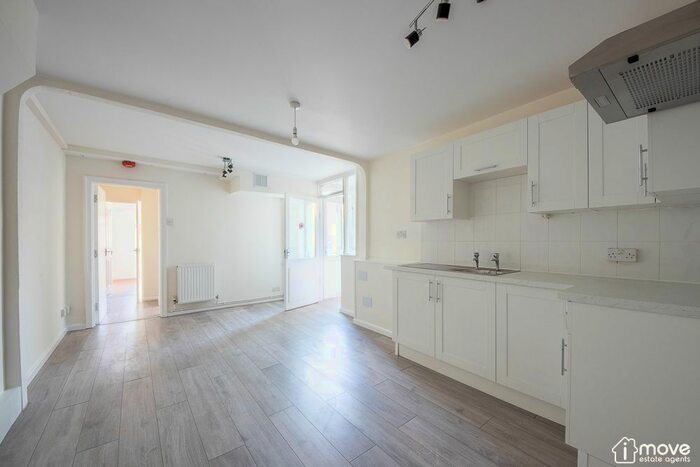 2 Bedroom Flat To Rent In Warefield Road, Paignton, TQ3