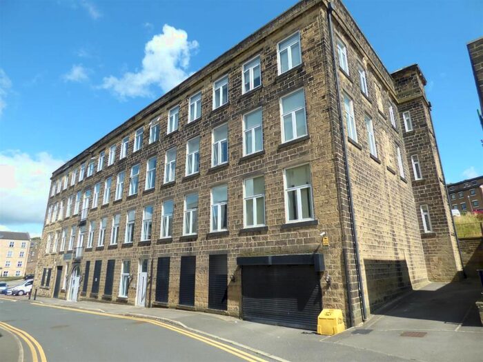 2 Bedroom Flat To Rent In Mill Court, Britannia Wharf, Bingley BD16
