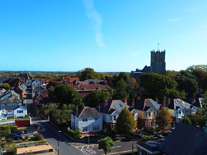 4 Bedroom Detached House For Sale In Princess Avenue, Christchurch Town Centre, BH23