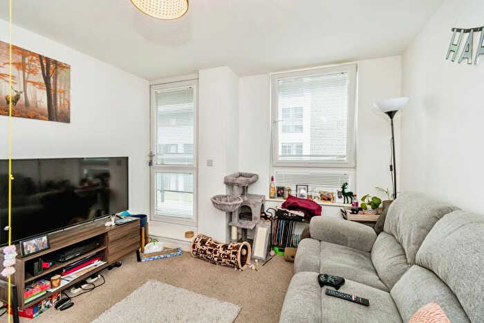 1 Bedroom Flat For Sale In College Street, Southampton, Hampshire, SO14