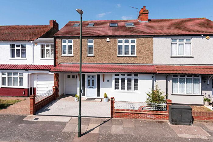 5 Bedroom Semi Detached House For Sale In Palmeira Road, Bexleyheath, DA7
