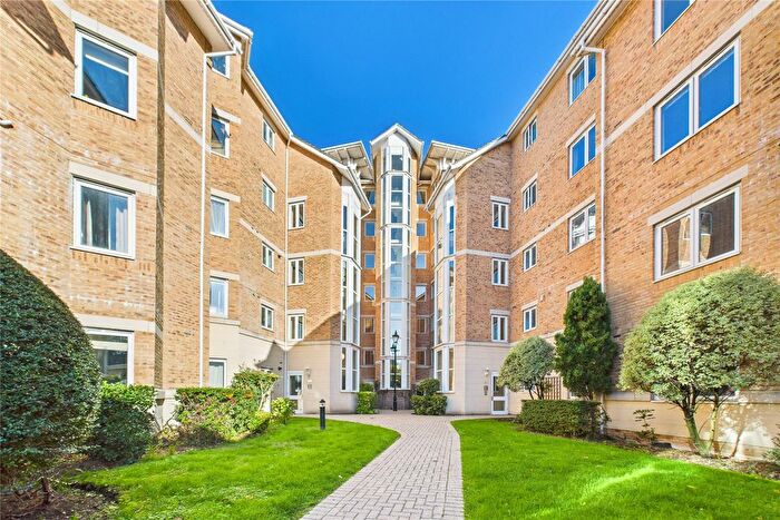 2 Bedroom Flat To Rent In Blakes Quay, Gas Works Road, Reading, Berkshire, RG1