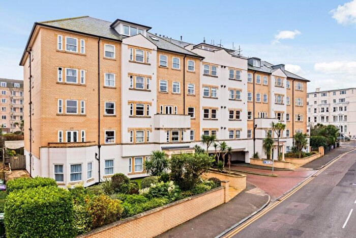2 Bedroom Apartment For Sale In Sandgate Road, Folkestone, CT20