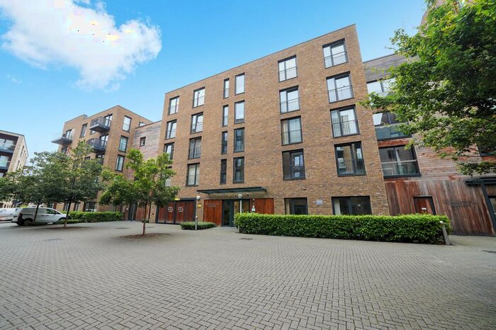 2 Bedroom Flat To Rent In Royal Victoria Gardens, Whiting Way, London, SE16