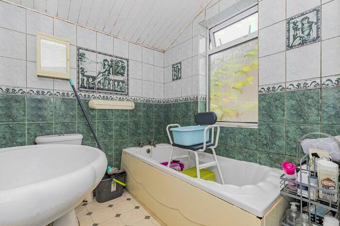 3 Bedroom Terraced House For Sale In Gerrish Avenue, Bristol, BS5
