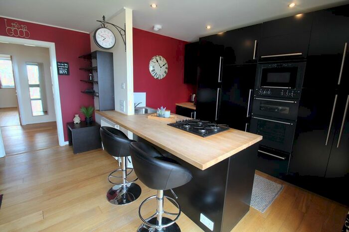 2 Bedroom Flat To Rent In Merkland Lane, Top Floor, AB24