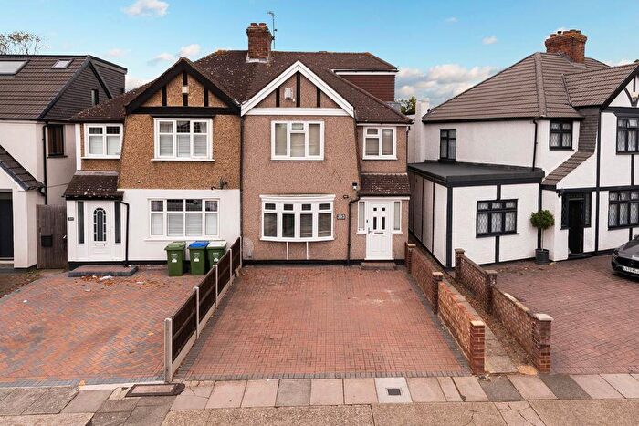 4 Bedroom Semi-Detached House For Sale In Bedonwell Road, Upper Abbey Wood, London, SE2