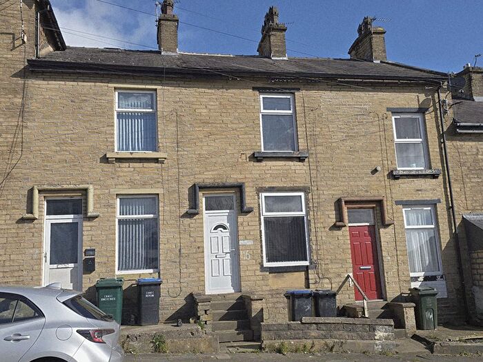 2 Bedroom Terraced House For Sale In St. Leonards Road, Bradford, BD8