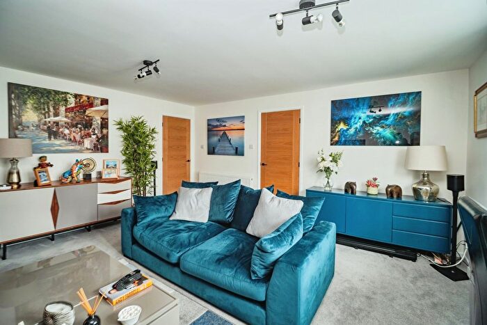 2 Bedroom Flat For Sale In William Street, Weymouth, Dorset, DT4