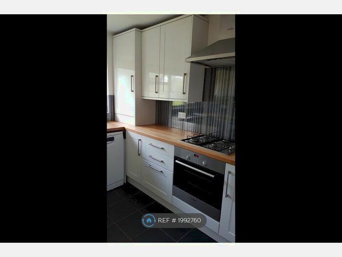 2 Bedroom Maisonette To Rent In Stratton Place, Amersham, HP7