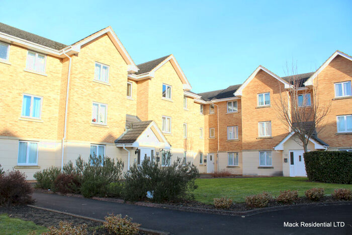 2 Bedroom Flat To Rent In Lloyd Close, GL51