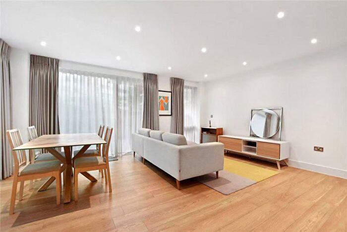 3 Bedroom Flat To Rent In Park Royal, London, NW10