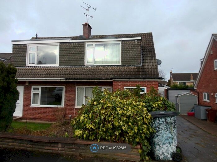 3 Bedroom Semi-Detached House To Rent In Brookhill Drive, Leeds, LS17