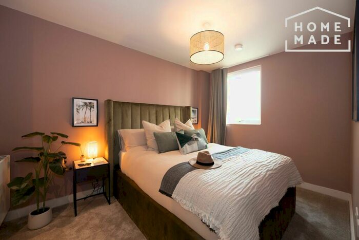 1 Bedroom Flat To Rent In New York Square, Leeds, LS2
