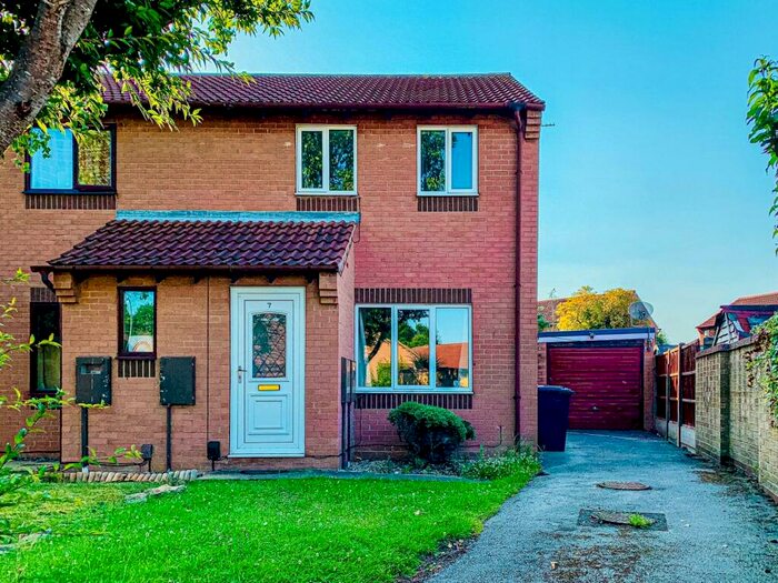2 Bedroom Semi-Detached House To Rent In Fawsley Close, Lincoln, LN2