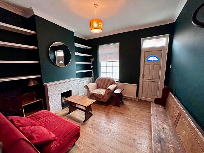 4 Bedroom Terraced House For Sale In Oxford Street, Grantham, NG31