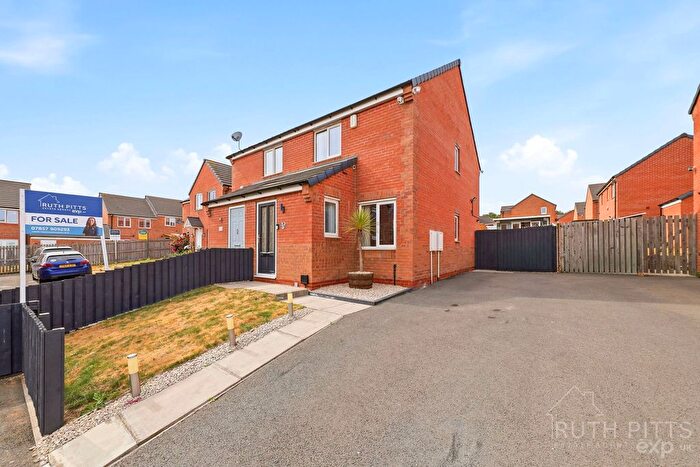 2 Bedroom Semi-Detached House For Sale In Woodland Walk, Upton, WF9
