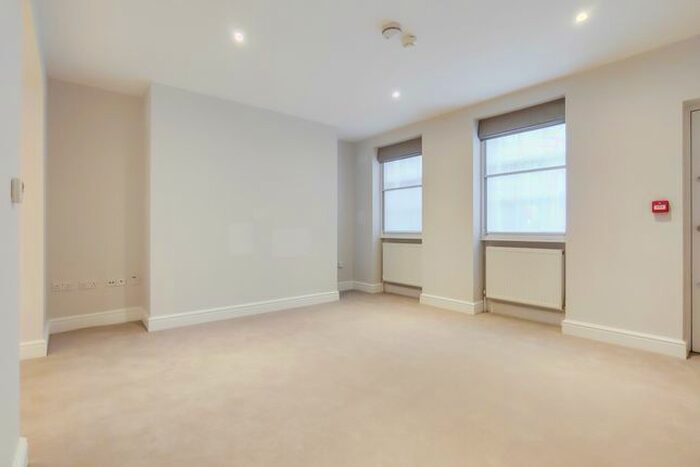 Studio To Rent In Upper Berkeley Street, London, W1H