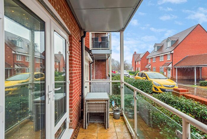 2 Bedroom Flat For Sale In Milk Churn Way, Woolmer Green, SG3