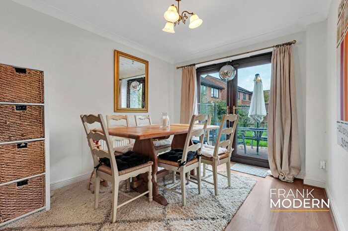 4 Bedroom Detached House For Sale In Bytham Heights, Castle Bytham, NG33
