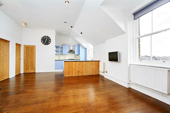 2 Bedroom Flat To Rent In Chiswick High Road, London, W4