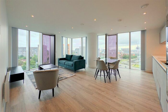 2 Bedroom Apartment To Rent In The Blade, M15