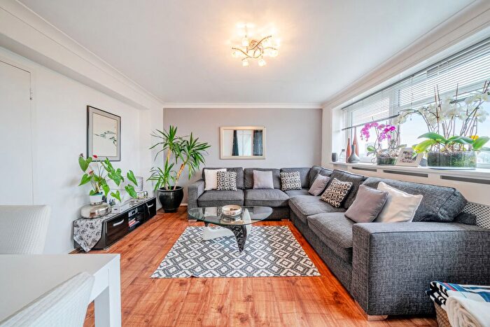 2 Bedroom Flat For Sale In Studley Road, Stockwell, London, SW4