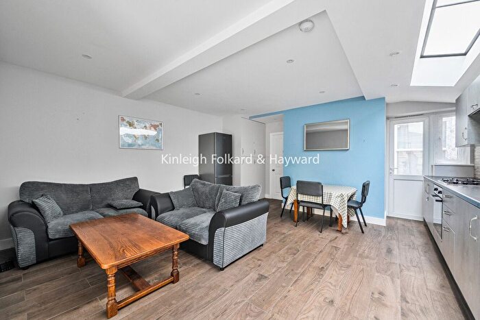 1 Bedroom Flat To Rent In University Road, London, SW19