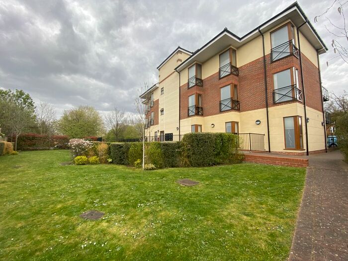 1 Bedroom Flat To Rent In De Salis Road, Uxbridge, UB10