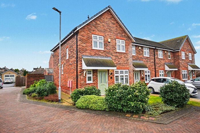 3 Bedroom Town House For Sale In Wrenthorpe Close, Wrenthorpe, Wakefield, WF2