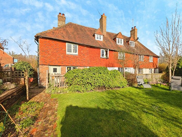 3 Bedroom End Terrace House For Sale In School Terrace, Robertsbridge, TN32