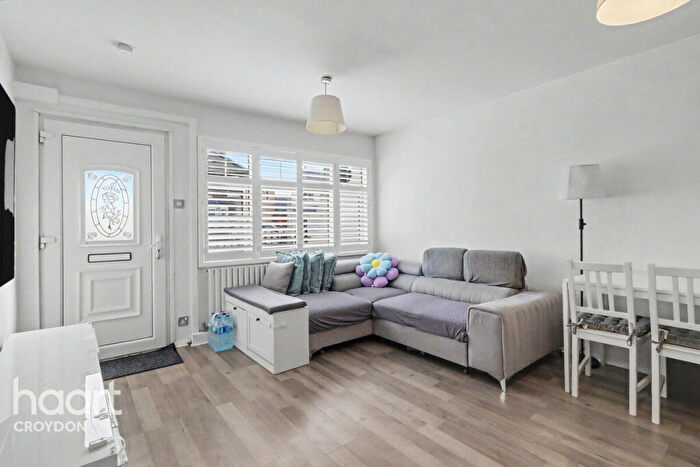 1 Bedroom Flat For Sale In Renown Close, Croydon, CR0