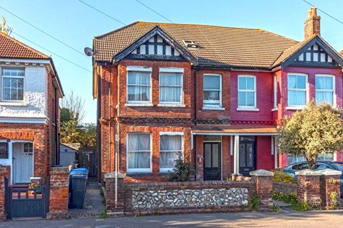 1 Bedroom Flat To Rent In Cowper Road, Worthing, West Sussex, BN11
