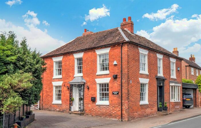 4 Bedroom Detached House For Sale In Severn Stoke, Worcester, Worcestershire, WR8