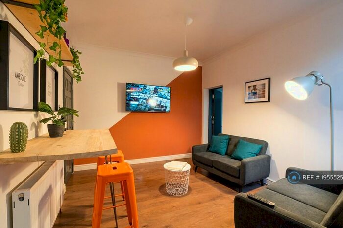 5 Bedroom Terraced House To Rent In Waveley Road, Coventry, CV1