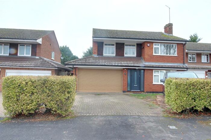 4 Bedroom Detached House For Sale In Huntsmans Close, Dagnall, Berkhamsted, HP4