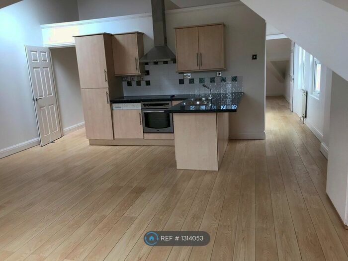 1 Bedroom Flat To Rent In Queens Road, Essex, IG9